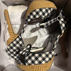 (LIKE NEW) Naughty Monkey heeled sandals